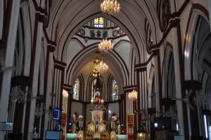 Sacred Heart of Jesus Basilica Pondi inside